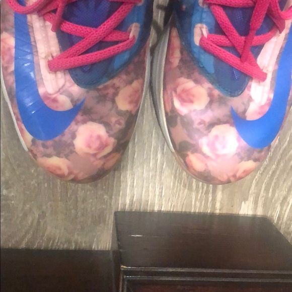 Boys size 5.5 (Women 7). Used. Nike KD aunt pearl. - Picture 3 of 4